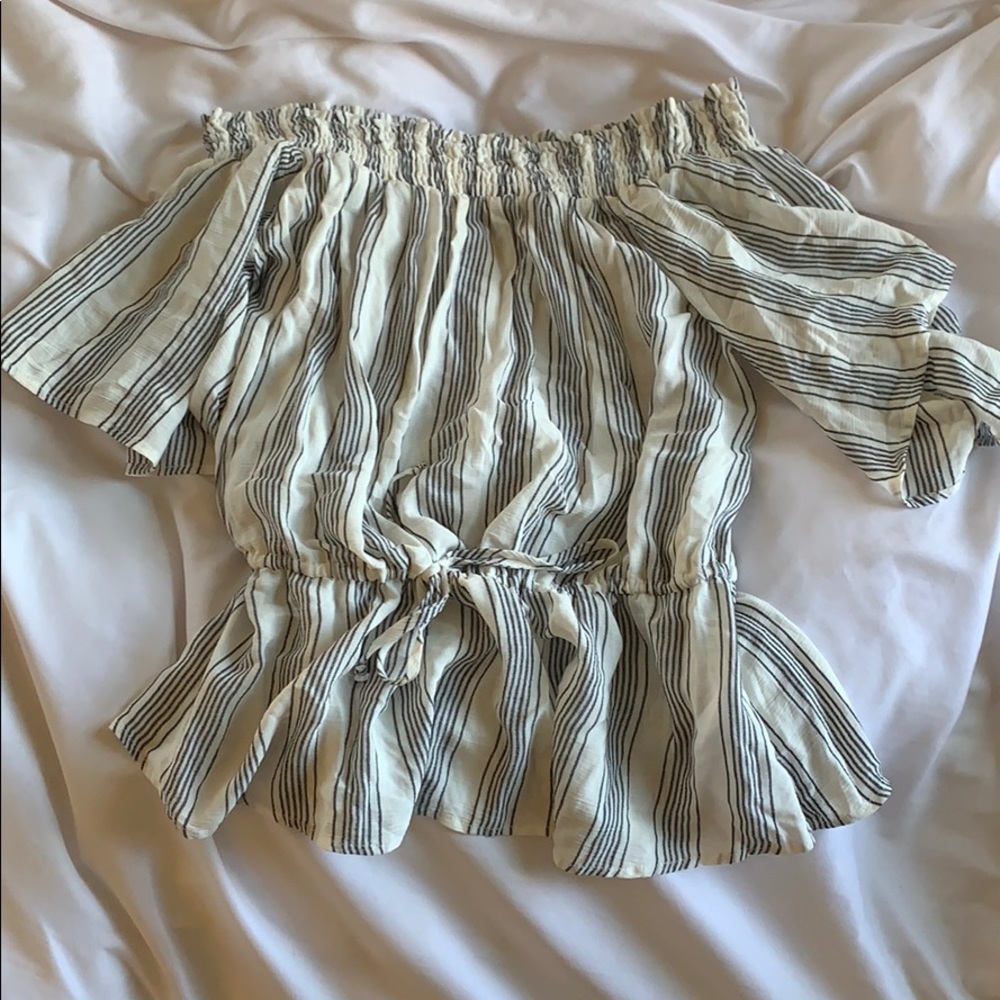 Off the shoulder top Abercrombie and Fitch